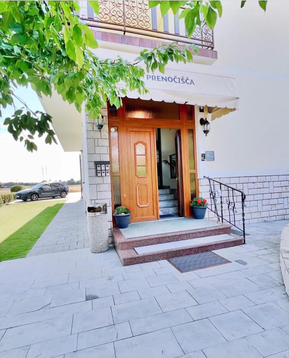Готель Stara Lipa Tasner Free Kitchen&Garage&Parking-Self Check In Марібор Екстер'єр фото